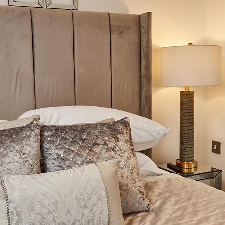 Deluxe River Canal View & Free Secure Parking! Leeds  Exterior photo