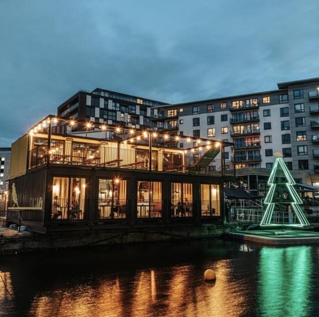 Deluxe River Canal View & Free Secure Parking! Leeds  Exterior photo