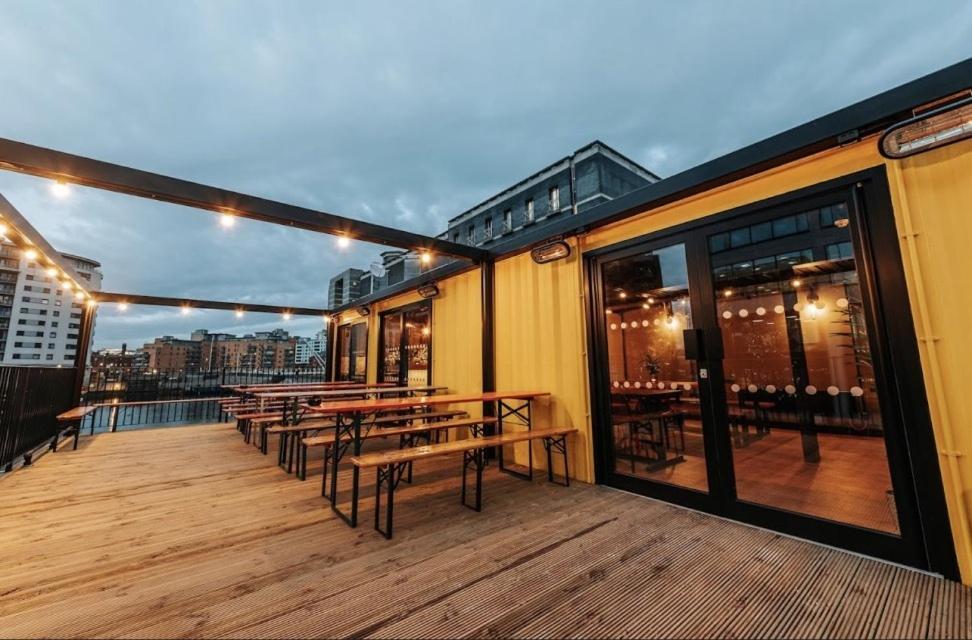 Deluxe River Canal View & Free Secure Parking! Leeds  Exterior photo